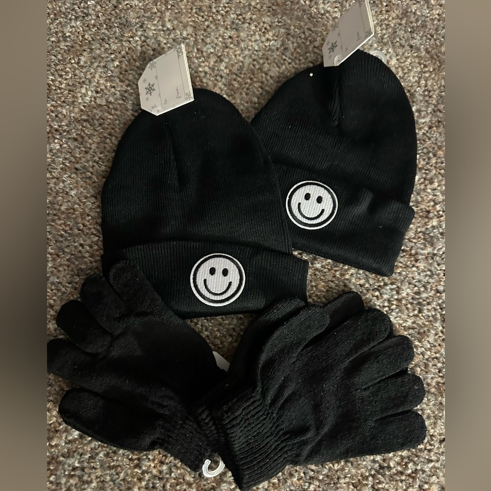 Kids Black Smiley Beanie & Gloves Set